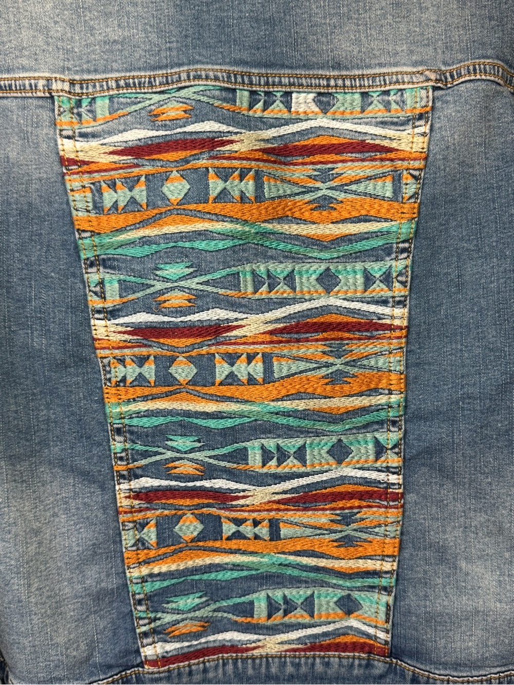🏜️🌵👖Distressed Blue Denim Jacket Coat w/ Aztec Southwest embroidered design 👖🌵🏜️ - Picture 6 of 6